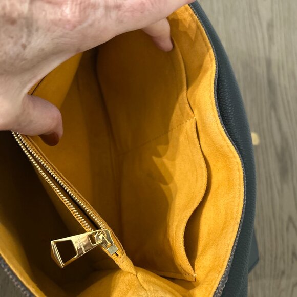 Guaranteed Authentic Louis Vuitton Clapton PM Damier Ebene Crossbody Canvas Noir - Picture 12 of 15